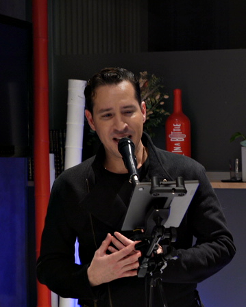 Cantante de Unfrontier